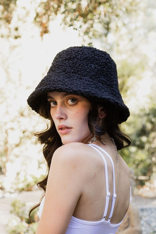 Women Teddy Suede Combo Reversible Bucket Hat