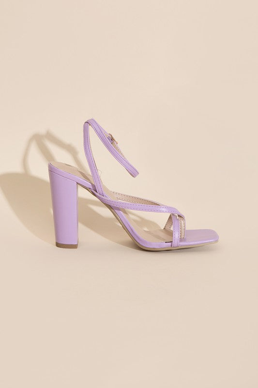 WOMEN SANDALS NILE-5 THONG STRAPPY HEELS