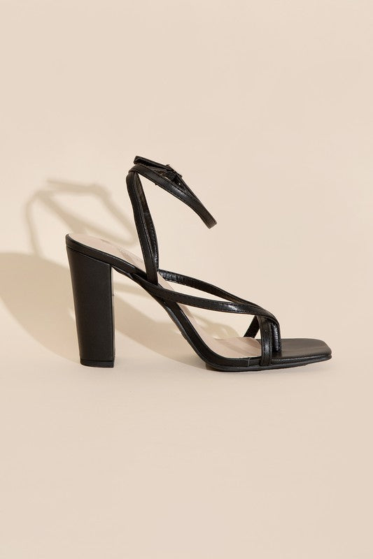 WOMEN SANDALS NILE-5 THONG STRAPPY HEELS